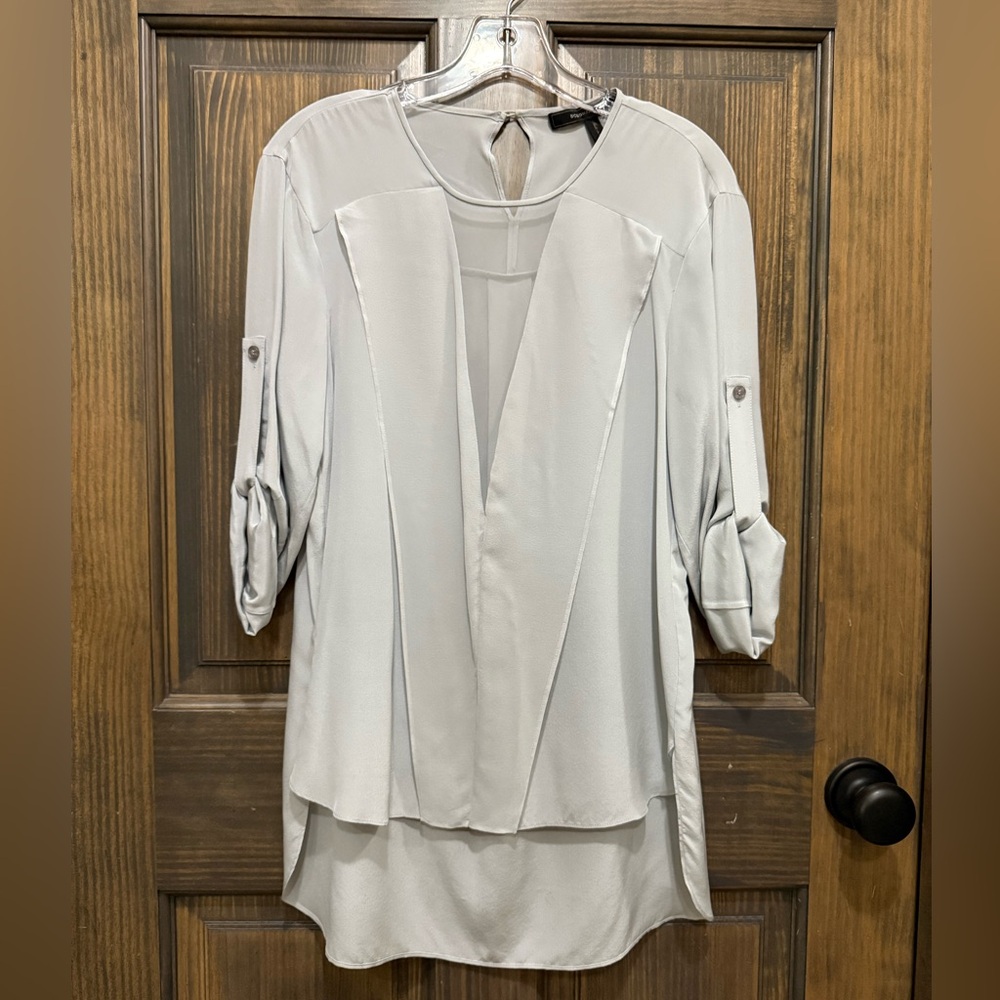 BCBGMaxAzria light gray V-Neck Top